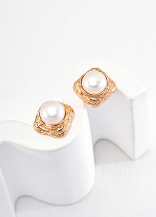 Sterling silver pearl stud earrings E01166