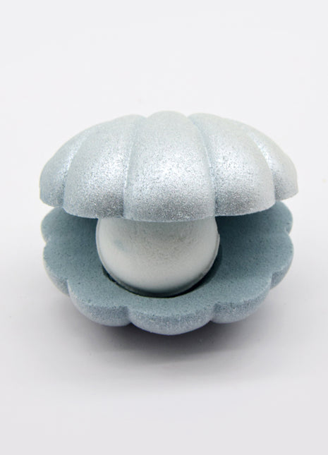 Ocean Series Glittery Shell Bath Bomb (Silvery)