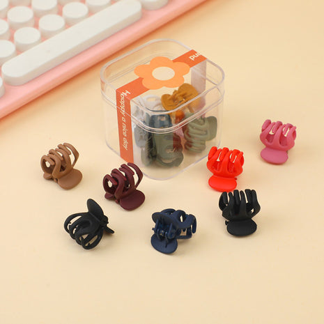 Simple acrylic claw clip in a box