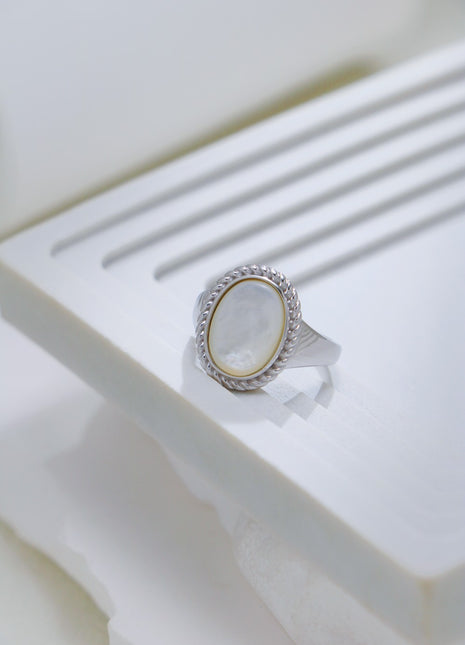 S925 Silver White Shell Ring J0350