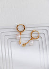 Earrings / Unknown color