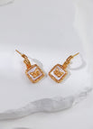 Earrings / Unknown color