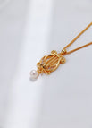 Necklace / Vintage gold