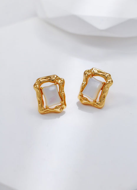 S925 Silver White Shell Studs CE0263