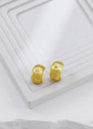 Earrings / Unknown color