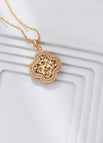 Necklace / Unknown color