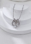 Necklace / Platinum