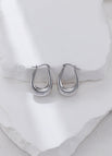 Earrings / Unknown color