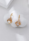 Earrings / Unknown color
