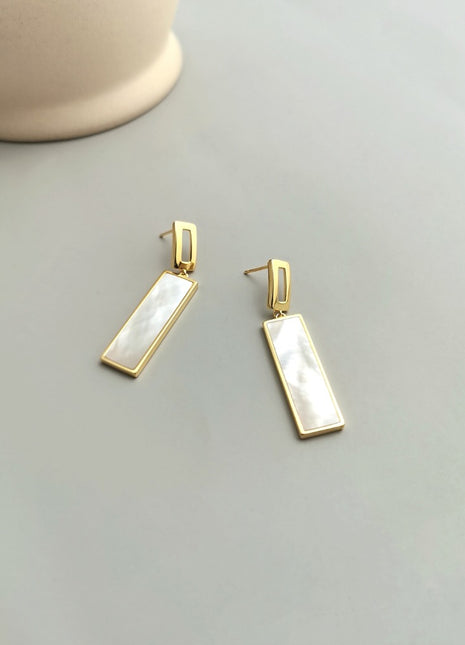 Sterling silver shell earrings E0575