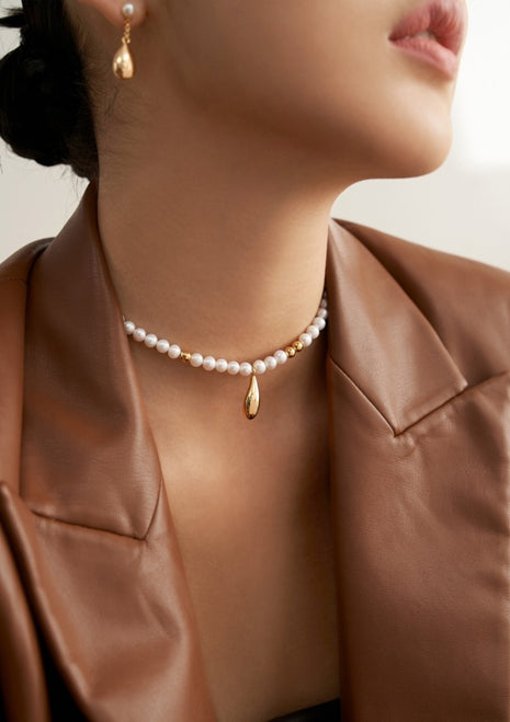 Pearl necklace with gold beads D0231
