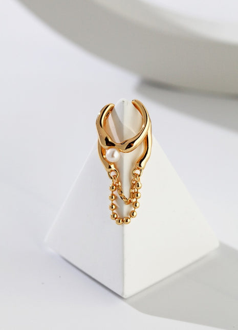 Sterling silver pearl ear clip E0884