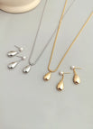 Necklace / Vintage gold