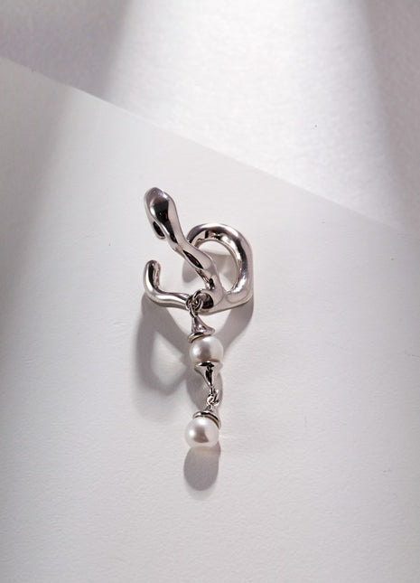 Sterling silver pearl ear clip E0863