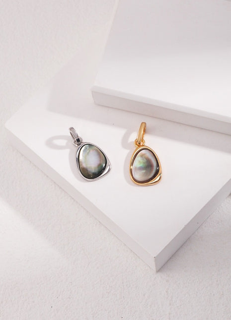 Sterling Silver Black Pearl Pendant D0383