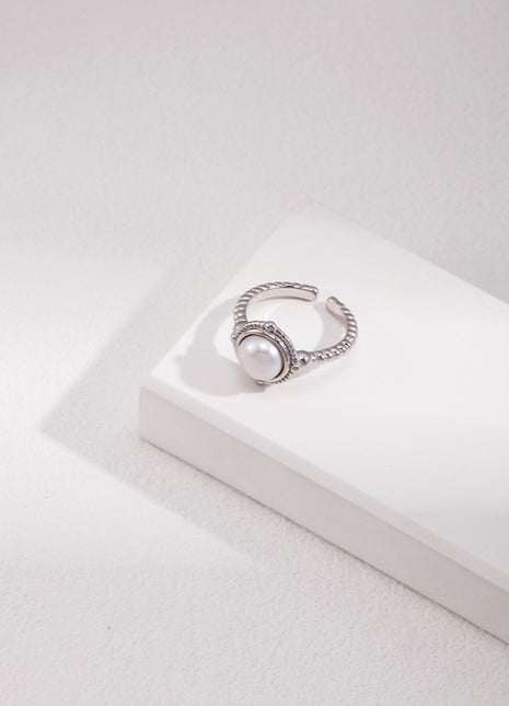 Sterling silver pearl ring J0197