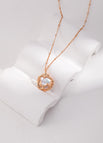 Necklace / Vintage gold