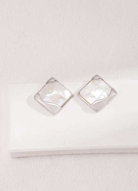 Sterling silver shell earrings E01075