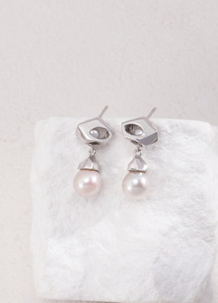 Sterling silver pearl earrings E01083