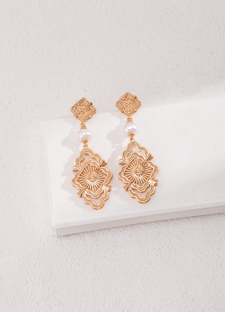 Sterling silver pearl earrings E01095-2