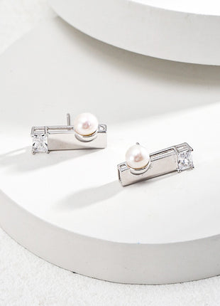 Sterling silver pearl earrings E01143