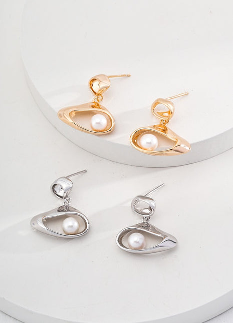Sterling silver pearl earrings E01039
