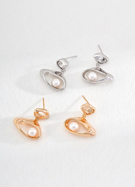 Sterling silver pearl earrings E01039