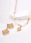 Necklace / Vintage gold
