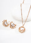 Necklace / Vintage gold